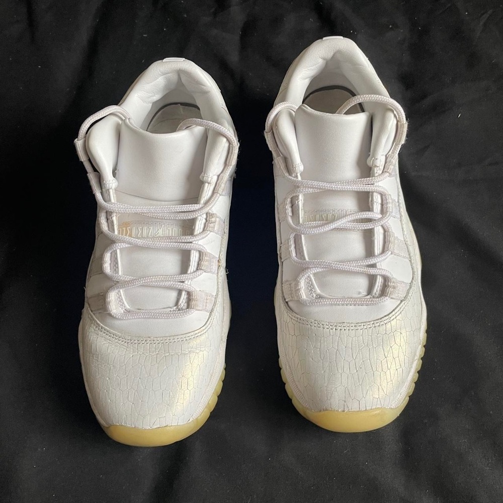 White Low 11 Jordans retro low heiress pure platnium
